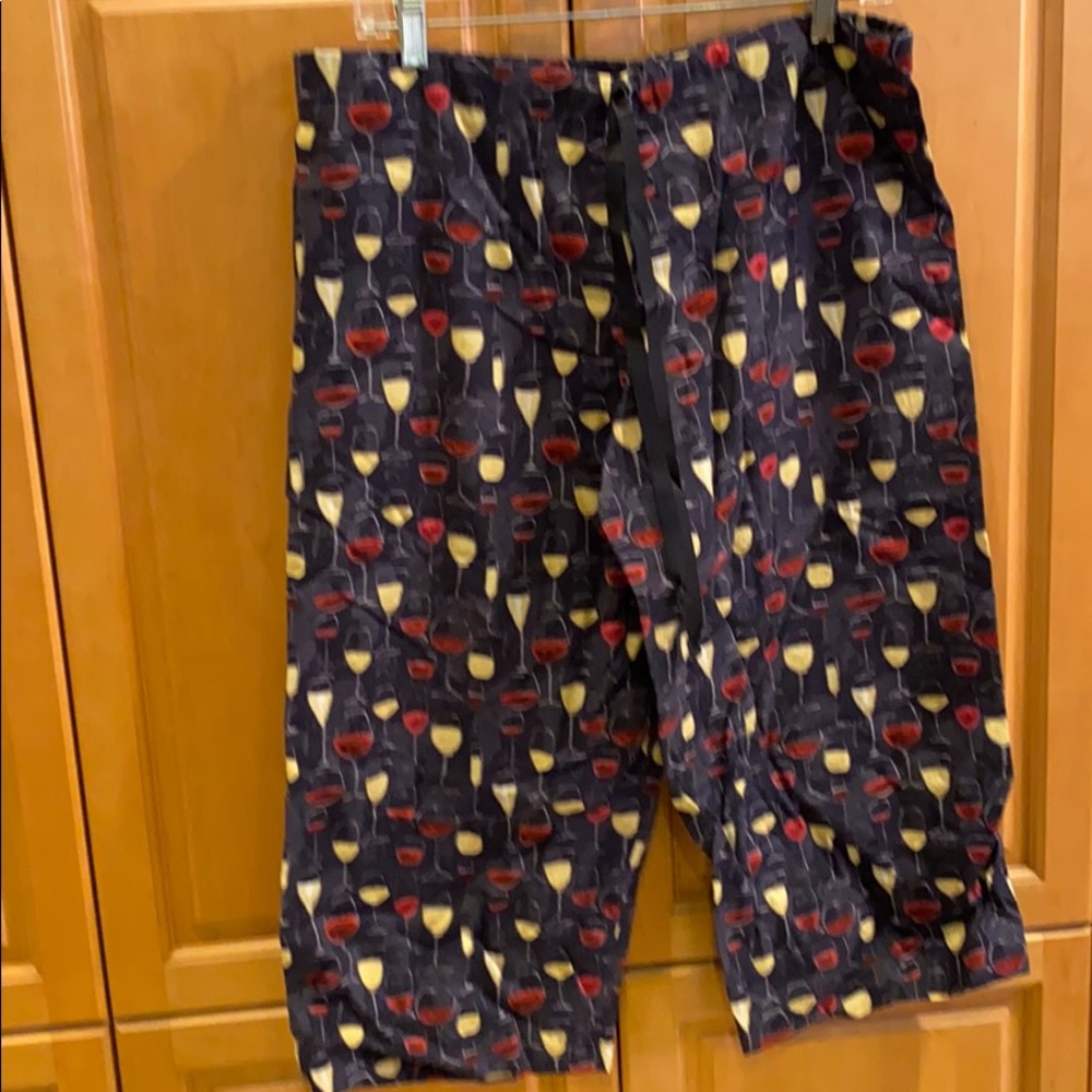 Long shorts size L wine themed
